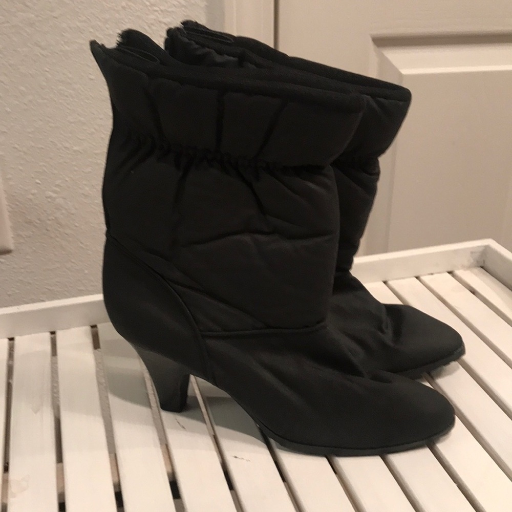 Maria Gabriella brand size 6.5M black boots w/ zipper in back - Picture 1 of 7